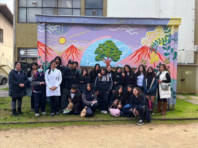 Centro EULA realizó visita guiada a sus instalaciones a estudiantes del Liceo Baldomero Lillo Figueroa de Lota, como parte del proyecto «Arte Microbiano»