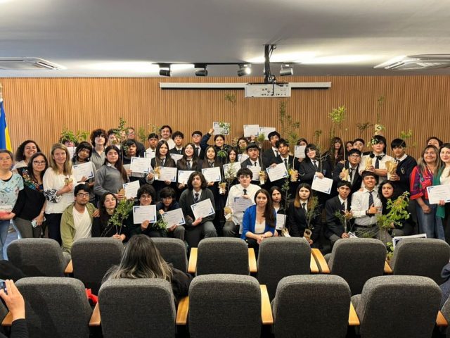 Curso Forjadores Ambientales de la FCA fortalece la conciencia ecológica en San Pedro de la Paz
