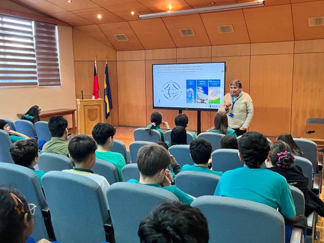 Centro EULA-Chile participó en Feria Geocientífica UdeC bajo el lema «Tierra viva, comunidades resilientes»